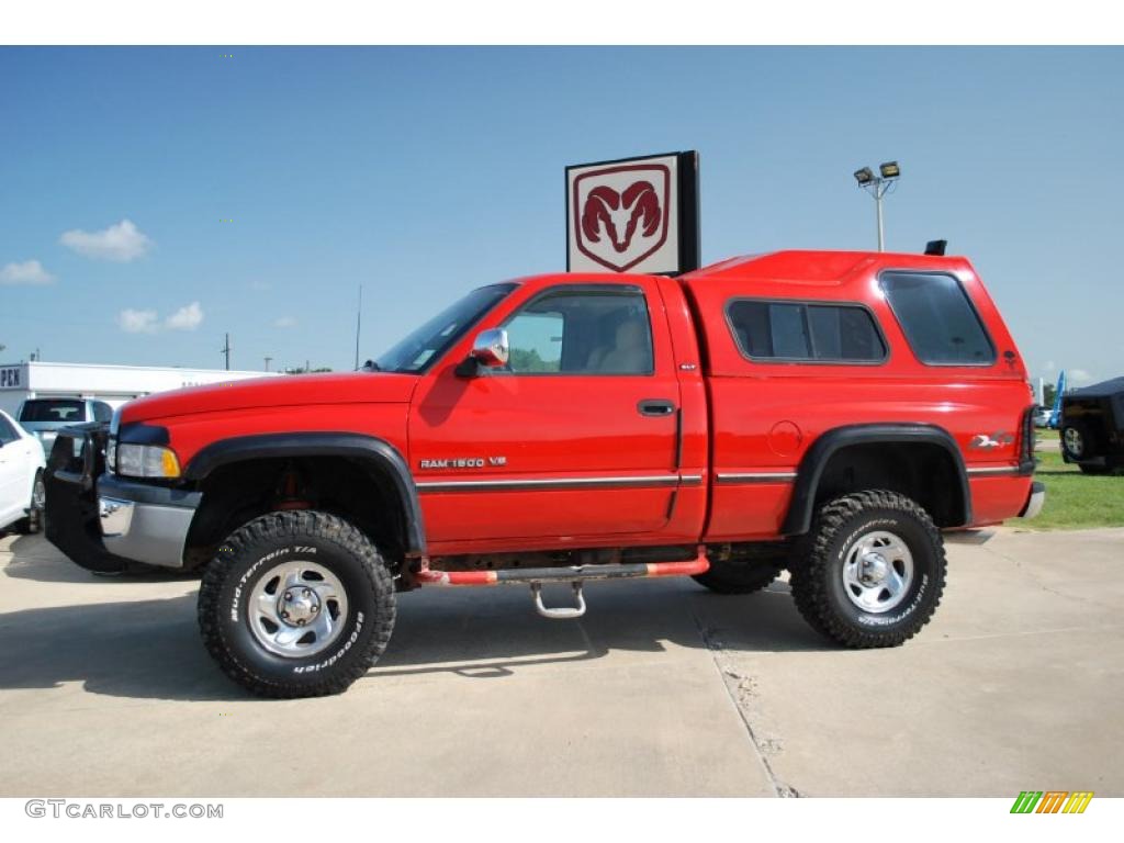1994 Ram 1500 SLT Regular Cab 4x4 - Poppy Red / Grey photo #2