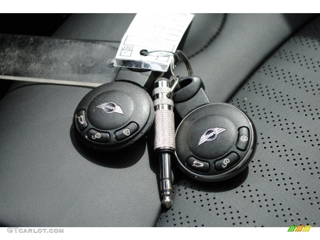 2009 Mini Cooper S Hardtop Keys Photos