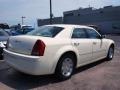 2006 Cool Vanilla Chrysler 300 Limited  photo #3