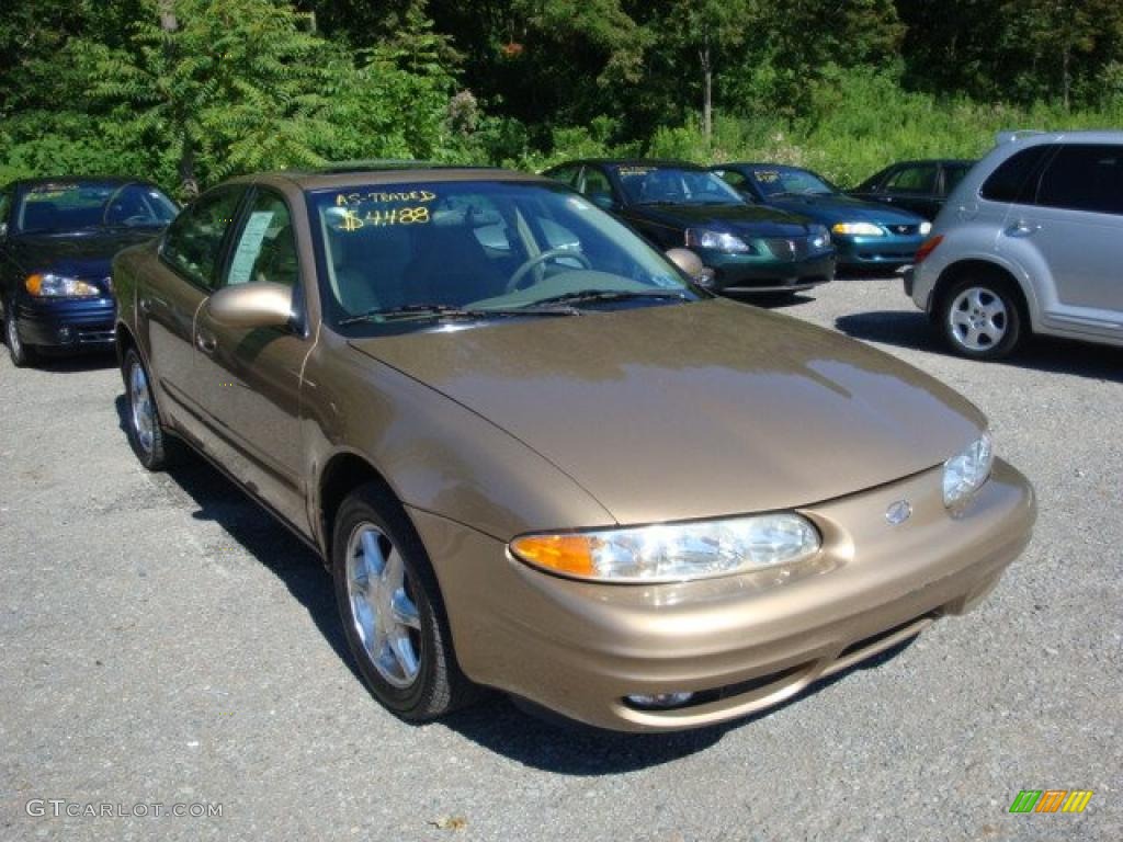 1999 Alero GLS Sedan - Gold Metallic / Neutral photo #1