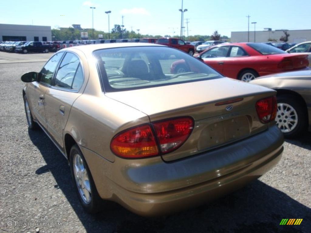 1999 Alero GLS Sedan - Gold Metallic / Neutral photo #4