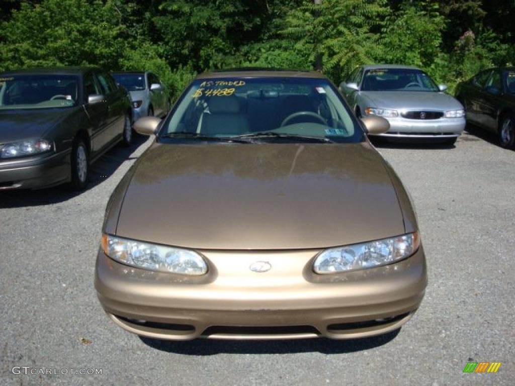1999 Alero GLS Sedan - Gold Metallic / Neutral photo #6