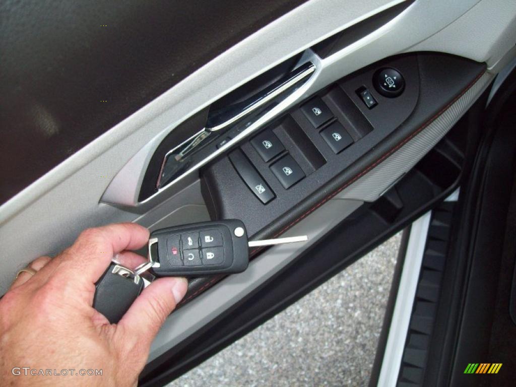 2010 Equinox LTZ AWD - Summit White / Jet Black/Light Titanium photo #6