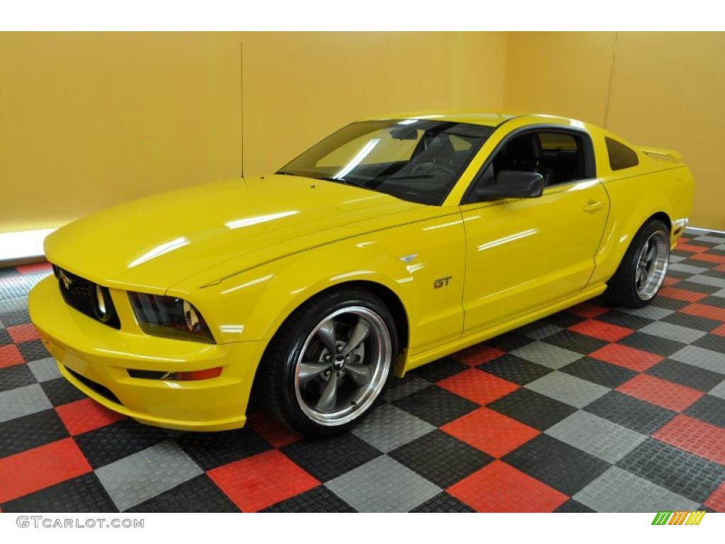 2005 Mustang GT Premium Coupe - Screaming Yellow / Dark Charcoal photo #3