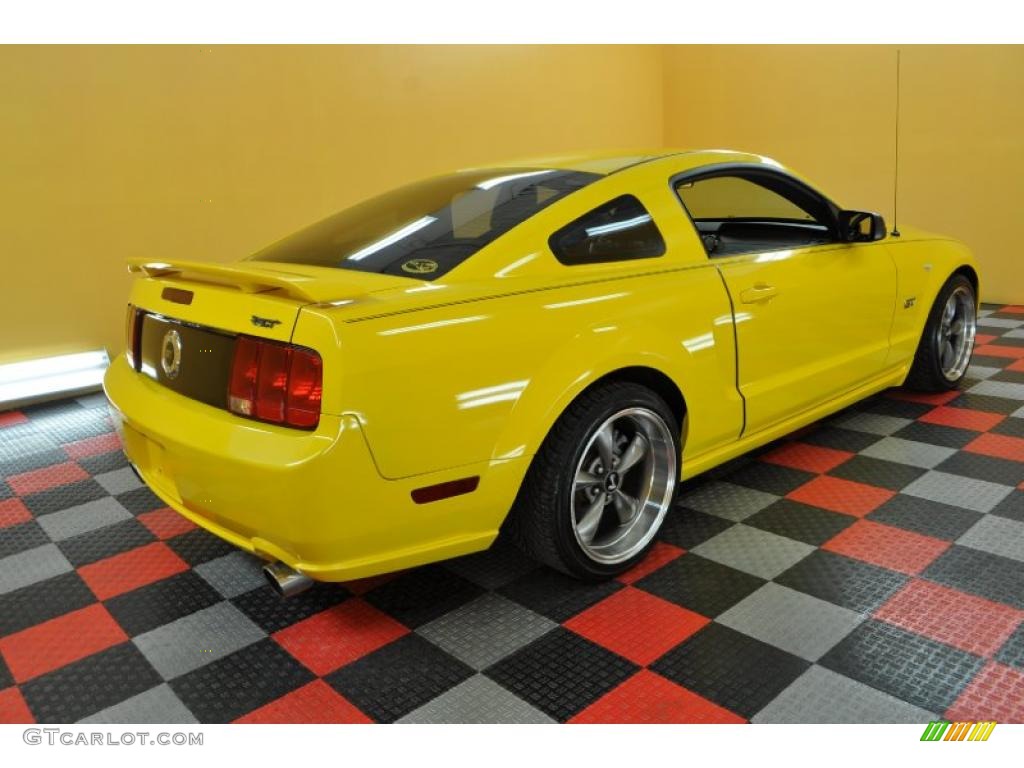 2005 Mustang GT Premium Coupe - Screaming Yellow / Dark Charcoal photo #6