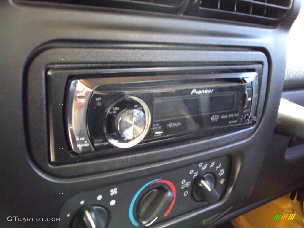 2003 Wrangler Sport 4x4 - Solar Yellow / Dark Slate Gray photo #17