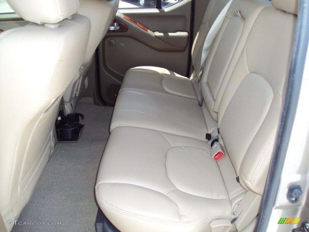 2007 Frontier LE Crew Cab - Desert Stone / Desert photo #5