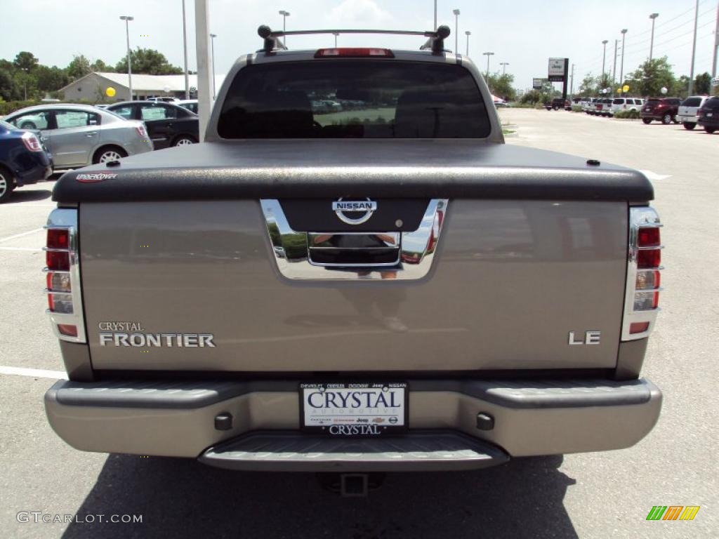 2007 Frontier LE Crew Cab - Desert Stone / Desert photo #7