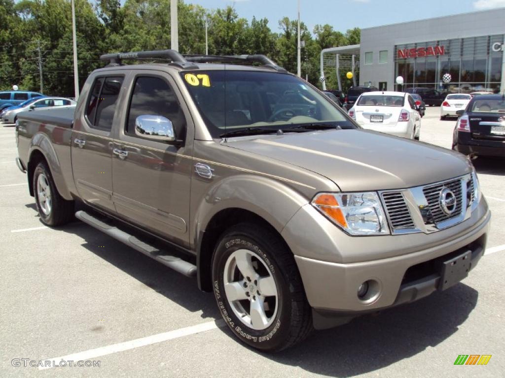 2007 Frontier LE Crew Cab - Desert Stone / Desert photo #10