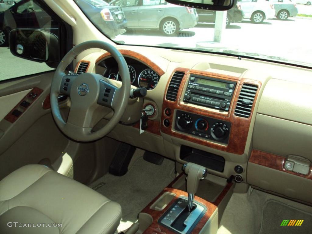 2007 Frontier LE Crew Cab - Desert Stone / Desert photo #11