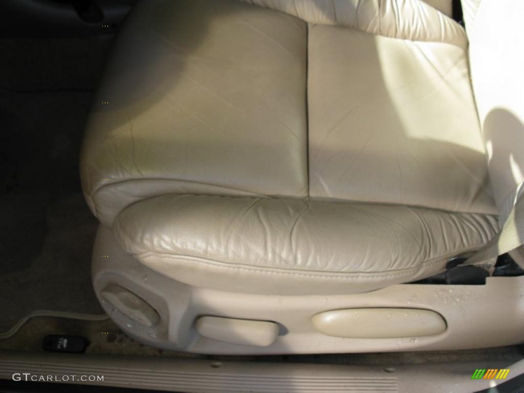 1999 Mystique LS - Vibrant White / Prairie Tan photo #11