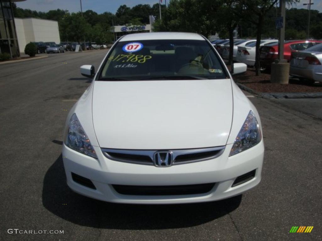 2007 Accord SE V6 Sedan - Taffeta White / Ivory photo #6