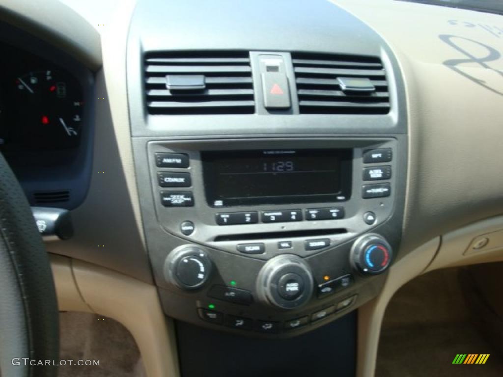 2007 Accord SE V6 Sedan - Taffeta White / Ivory photo #13