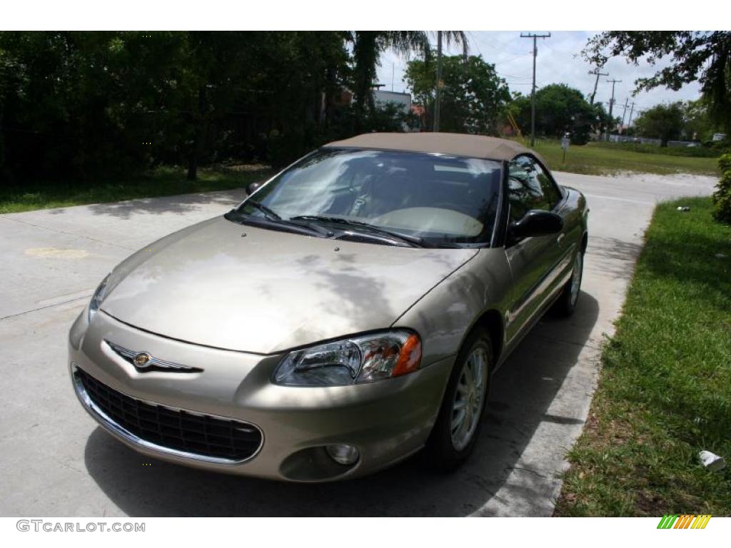 2002 Sebring LXi Convertible - Light Almond Pearl Metallic / Sandstone photo #18
