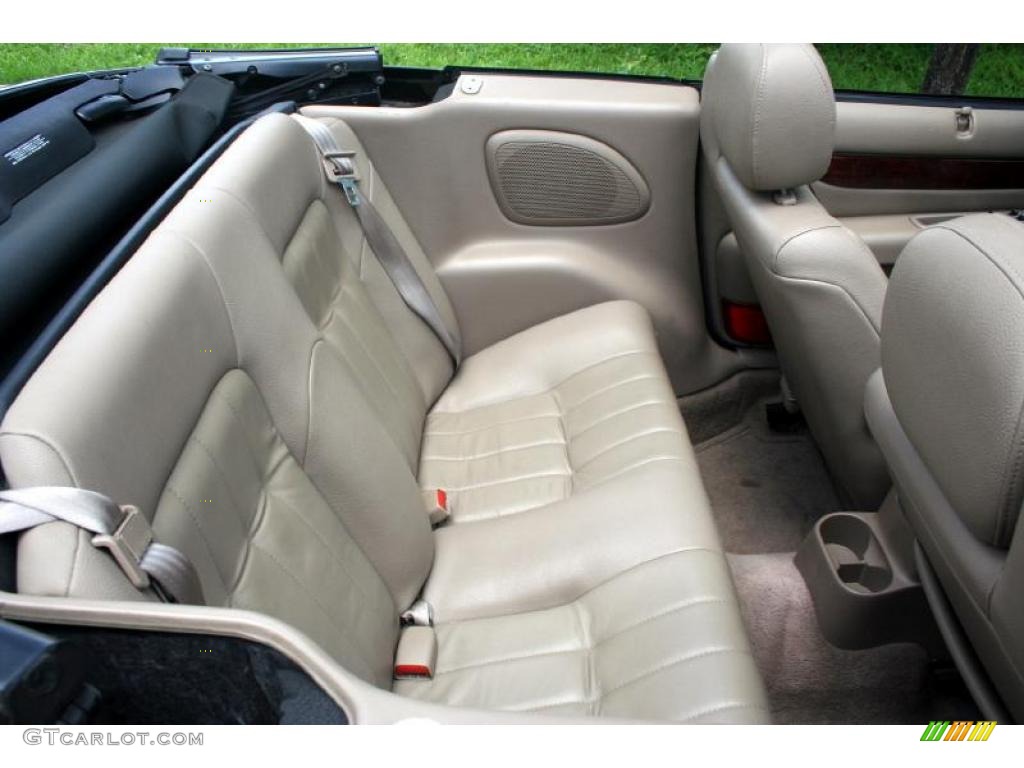 2002 Sebring LXi Convertible - Light Almond Pearl Metallic / Sandstone photo #54