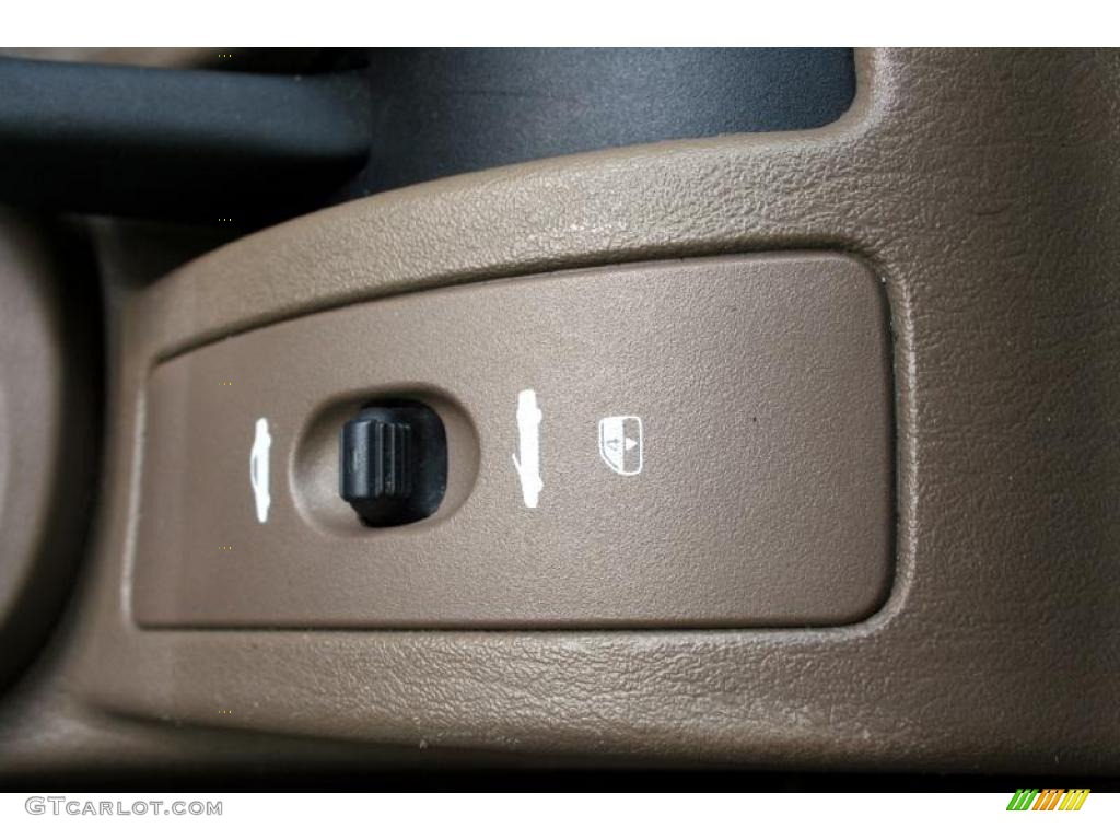 2002 Sebring LXi Convertible - Light Almond Pearl Metallic / Sandstone photo #86