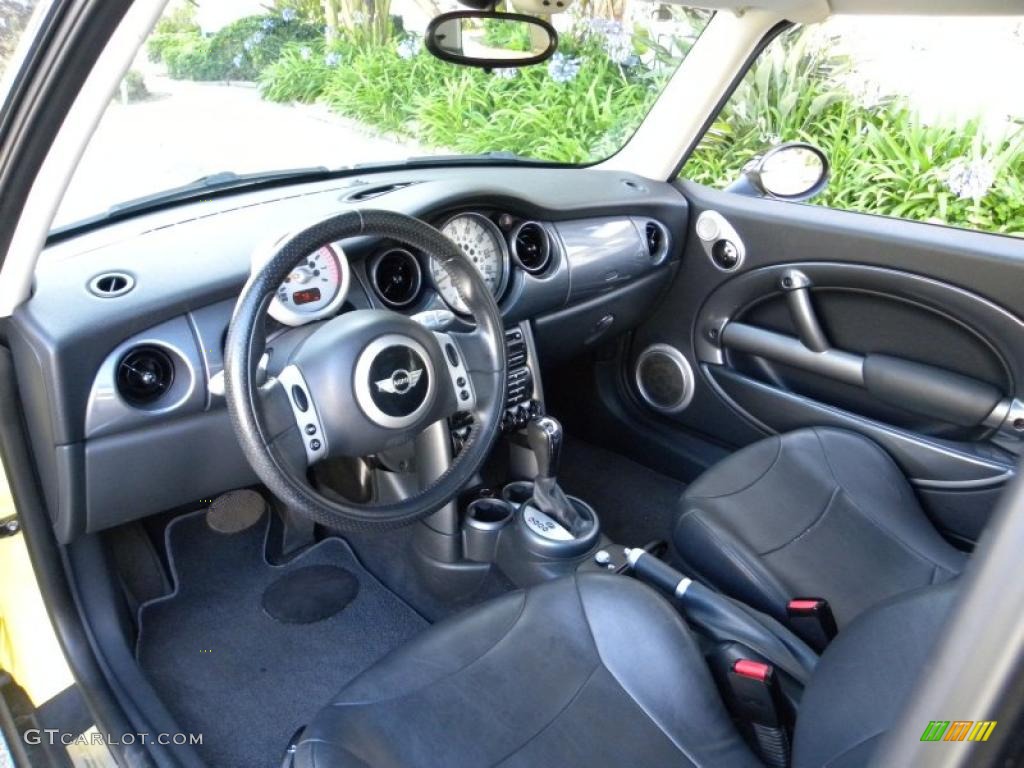 2004 Cooper Hardtop - Liquid Yellow / Panther Black photo #15