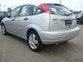 2005 CD Silver Metallic Ford Focus ZX5 SES Hatchback  photo #4