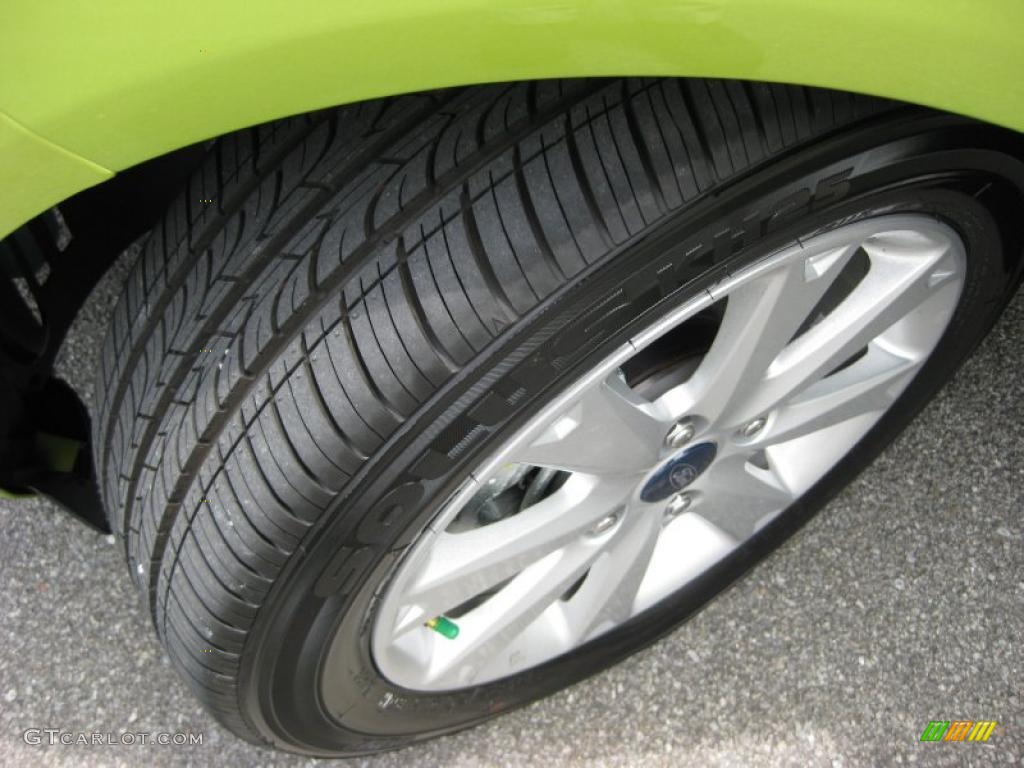 2011 Fiesta SE Hatchback - Lime Squeeze Metallic / Charcoal Black/Blue Cloth photo #9