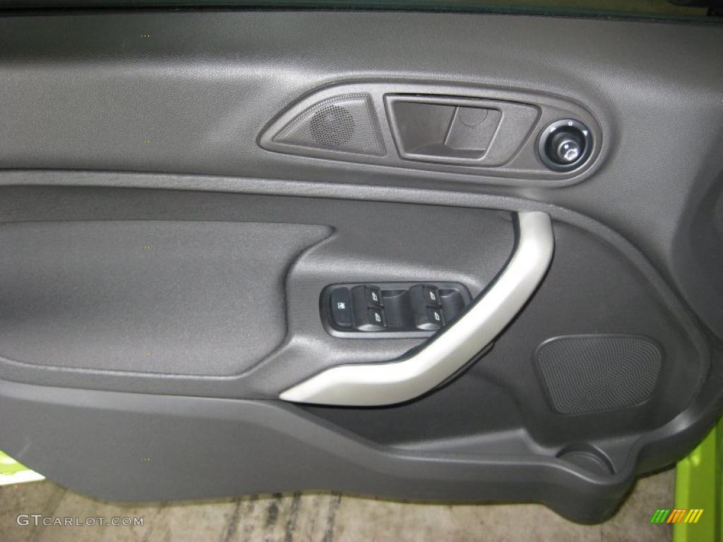 2011 Fiesta SE Hatchback - Lime Squeeze Metallic / Charcoal Black/Blue Cloth photo #18