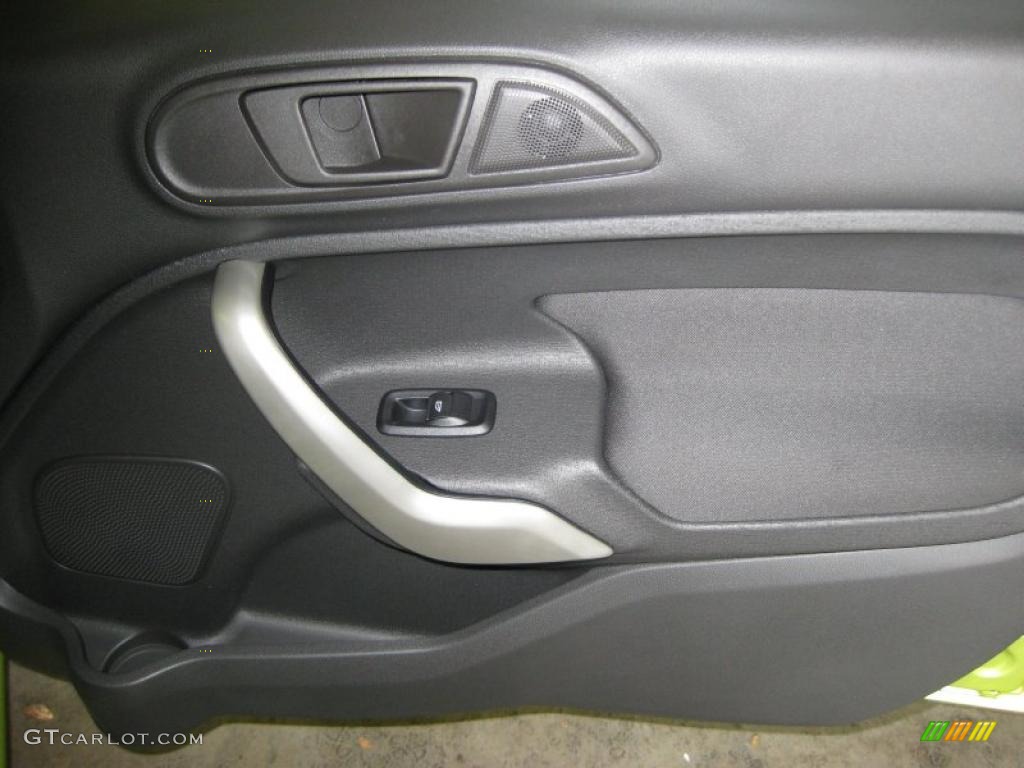 2011 Fiesta SE Hatchback - Lime Squeeze Metallic / Charcoal Black/Blue Cloth photo #21