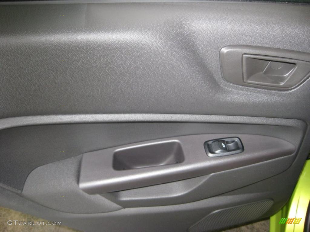 2011 Fiesta SE Hatchback - Lime Squeeze Metallic / Charcoal Black/Blue Cloth photo #24