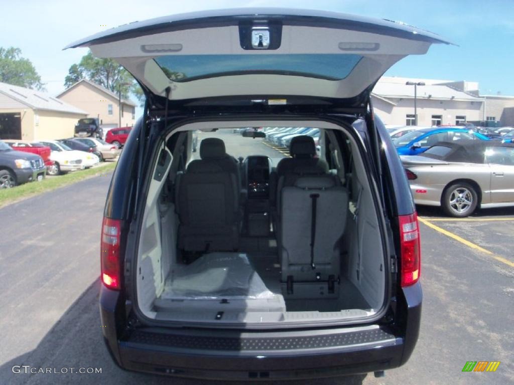 2010 Grand Caravan SE Hero - Blackberry Metallic / Medium Slate Gray/Light Shale photo #19