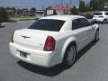 2006 Cool Vanilla Chrysler 300   photo #4