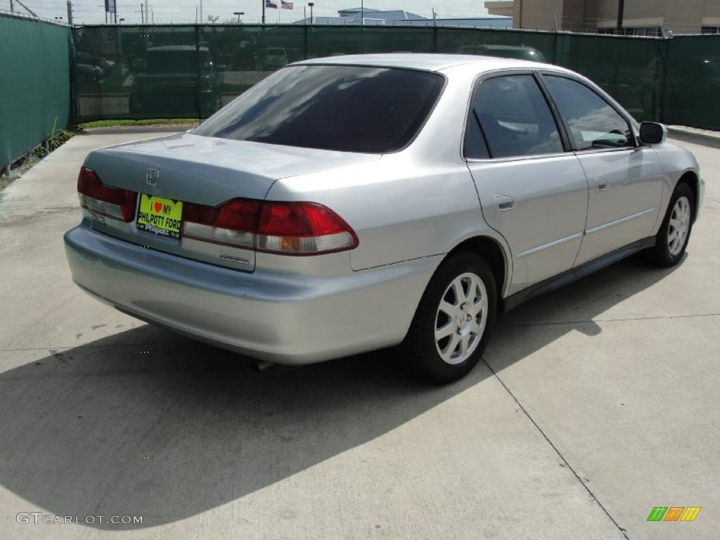 2002 Accord SE Sedan - Satin Silver Metallic / Quartz Gray photo #3