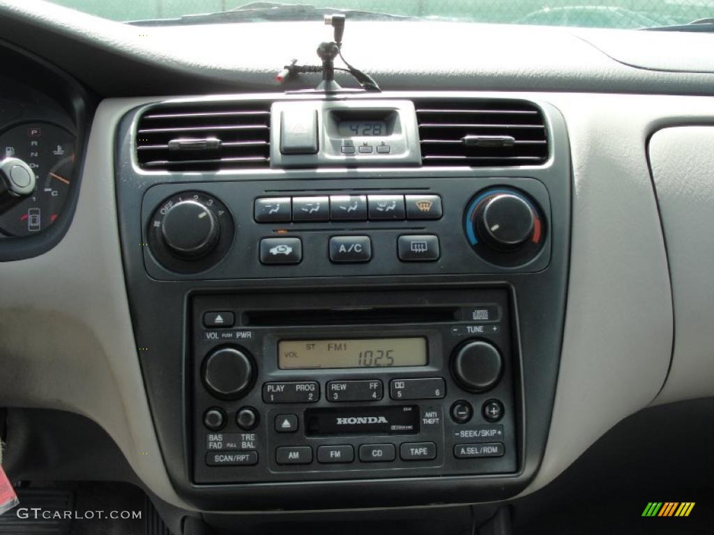 2002 Accord SE Sedan - Satin Silver Metallic / Quartz Gray photo #34