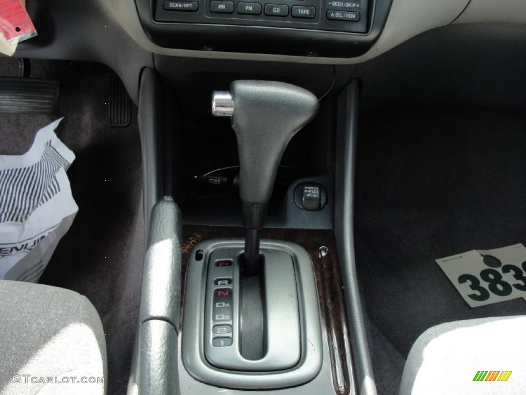 2002 Accord SE Sedan - Satin Silver Metallic / Quartz Gray photo #37