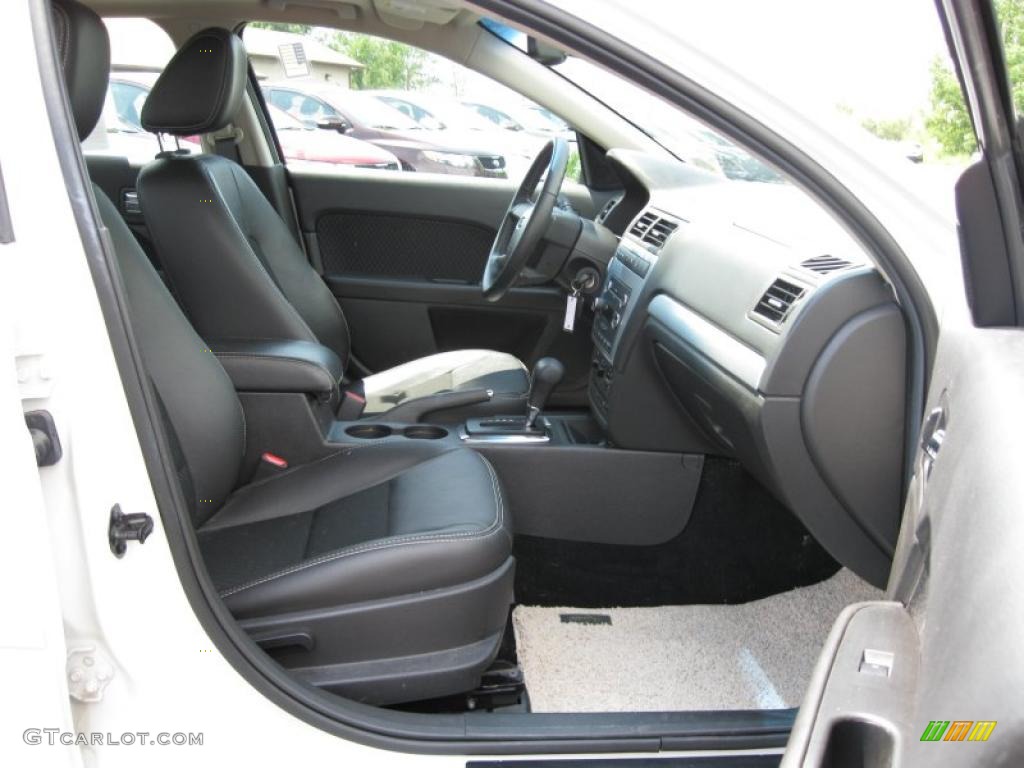 2009 Fusion SE V6 - White Suede / Charcoal Black photo #22