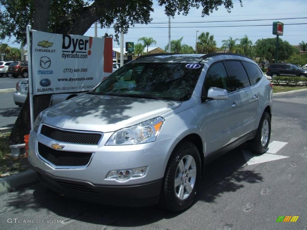 2011 Traverse LT AWD - Silver Ice Metallic / Dark Gray/Light Gray photo #1