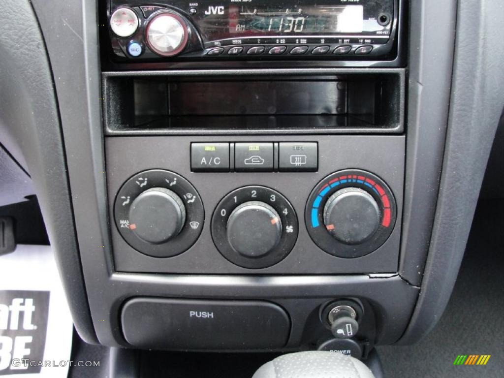 2004 Elantra GLS Sedan - Rally Red / Gray photo #35
