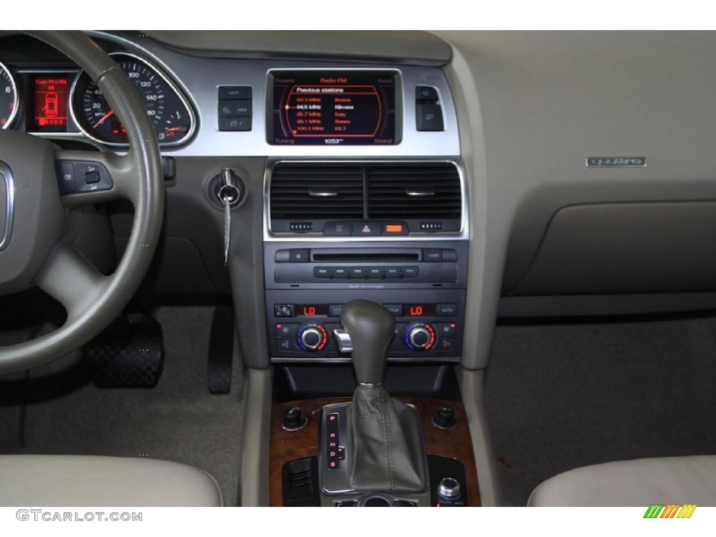 2007 Q7 3.6 Premium quattro - Sycamore Green Metallic / Limestone Grey photo #20