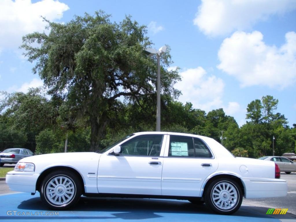 2010 Grand Marquis LS Ultimate Edition - Vibrant White / Medium Light Stone photo #2