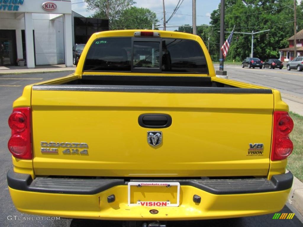 2007 Dakota SLT Quad Cab 4x4 - Detonator Yellow / Medium Slate Gray photo #17