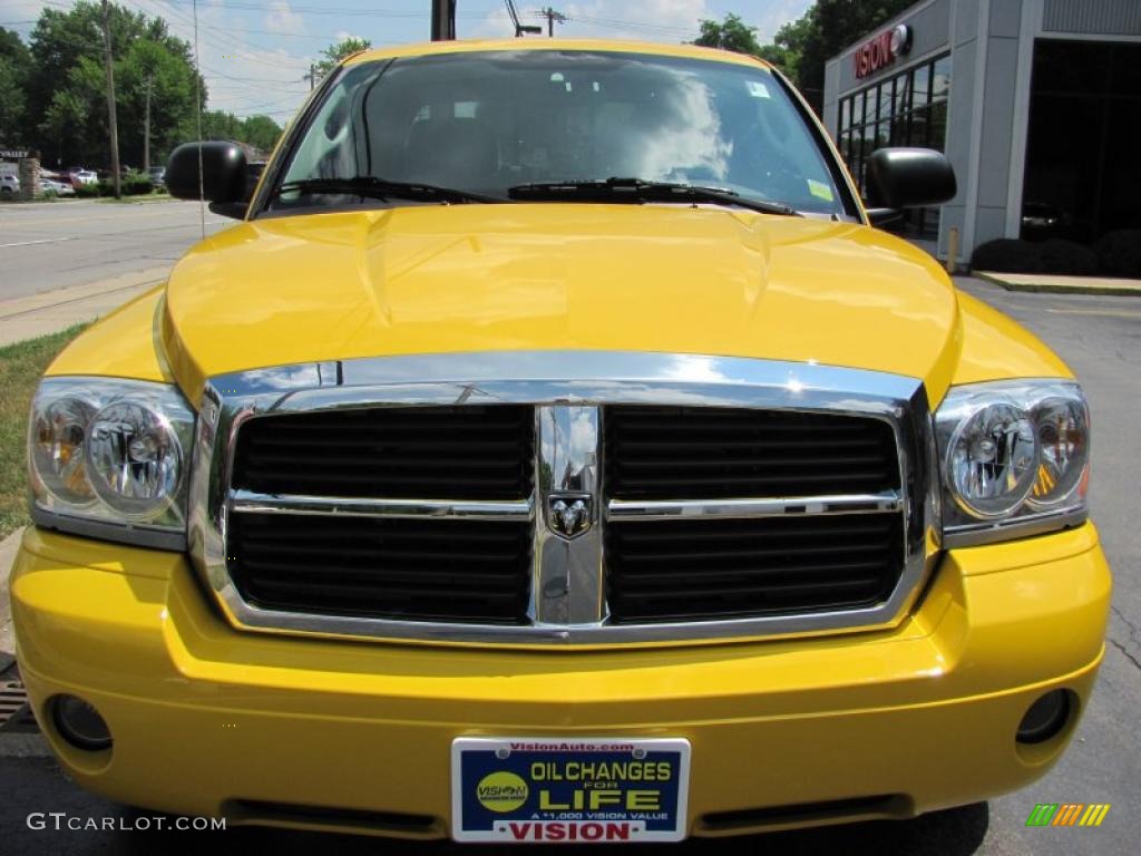 2007 Dakota SLT Quad Cab 4x4 - Detonator Yellow / Medium Slate Gray photo #19