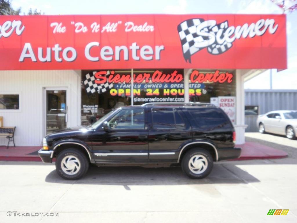 2000 Blazer LT 4x4 - Onyx Black / Medium Gray photo #1