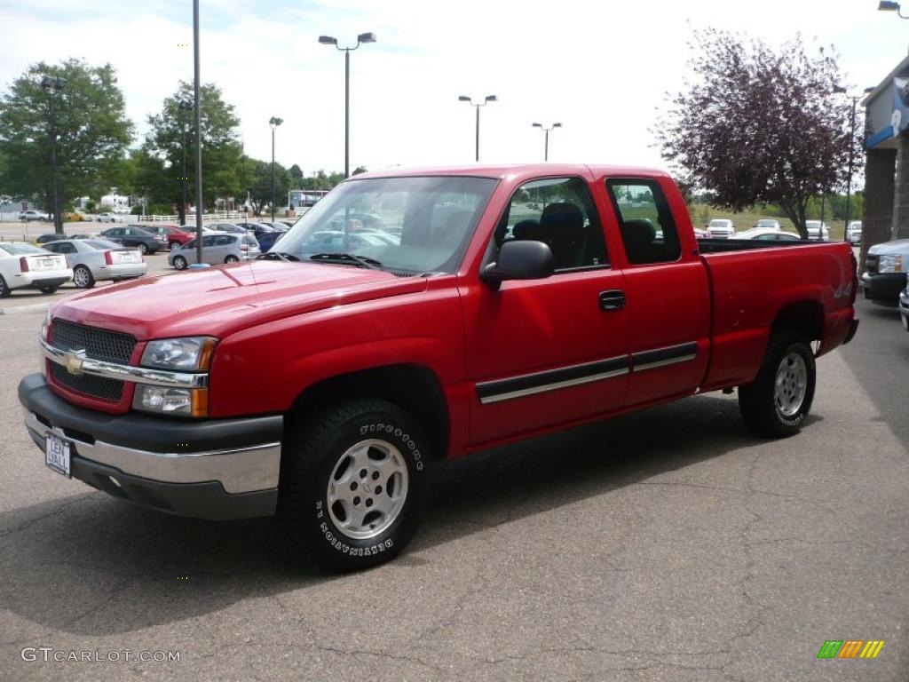 2004 Silverado 1500 LS Extended Cab 4x4 - Victory Red / Dark Charcoal photo #2