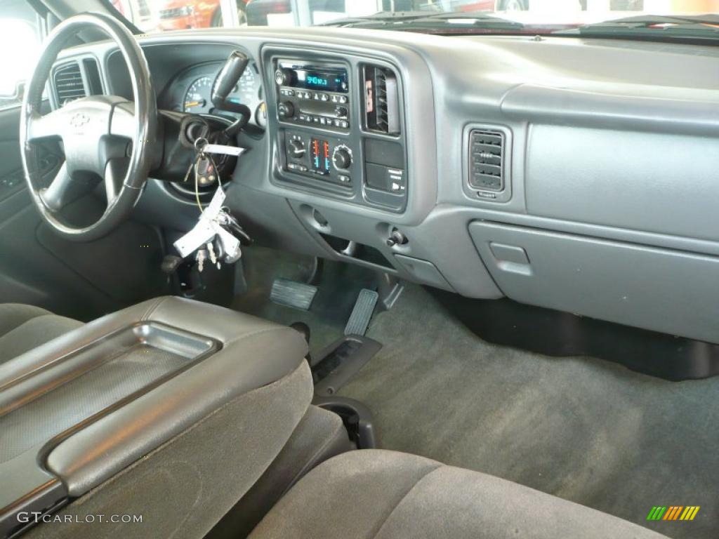 2004 Silverado 1500 LS Extended Cab 4x4 - Victory Red / Dark Charcoal photo #18