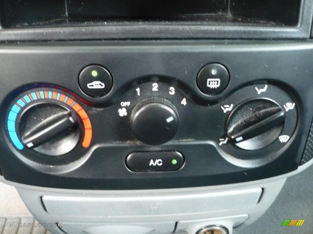 2005 Aveo LS Hatchback - Aqua Metallic / Gray photo #18
