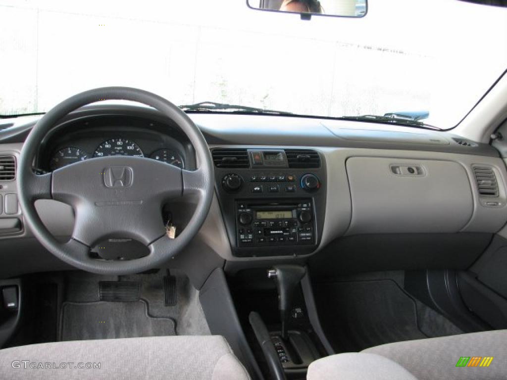 2002 Accord VP Sedan - Satin Silver Metallic / Quartz Gray photo #7