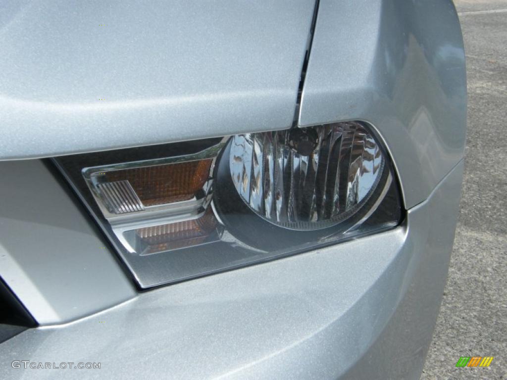 2010 Mustang V6 Convertible - Brilliant Silver Metallic / Stone photo #9