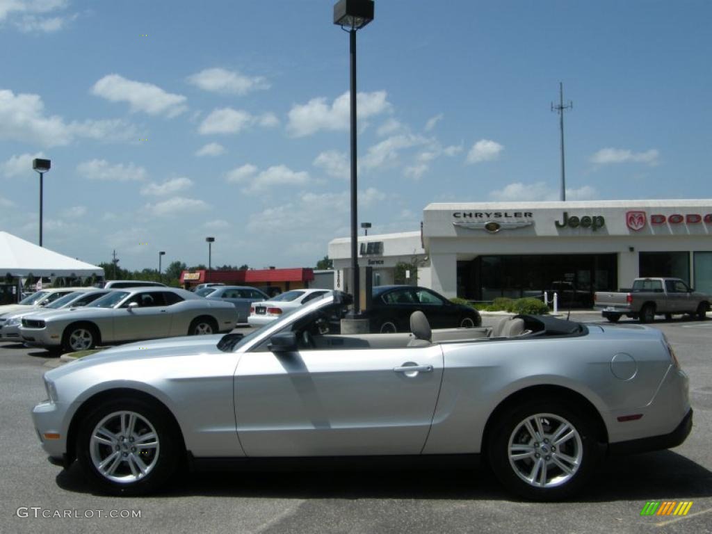 2010 Mustang V6 Convertible - Brilliant Silver Metallic / Stone photo #14