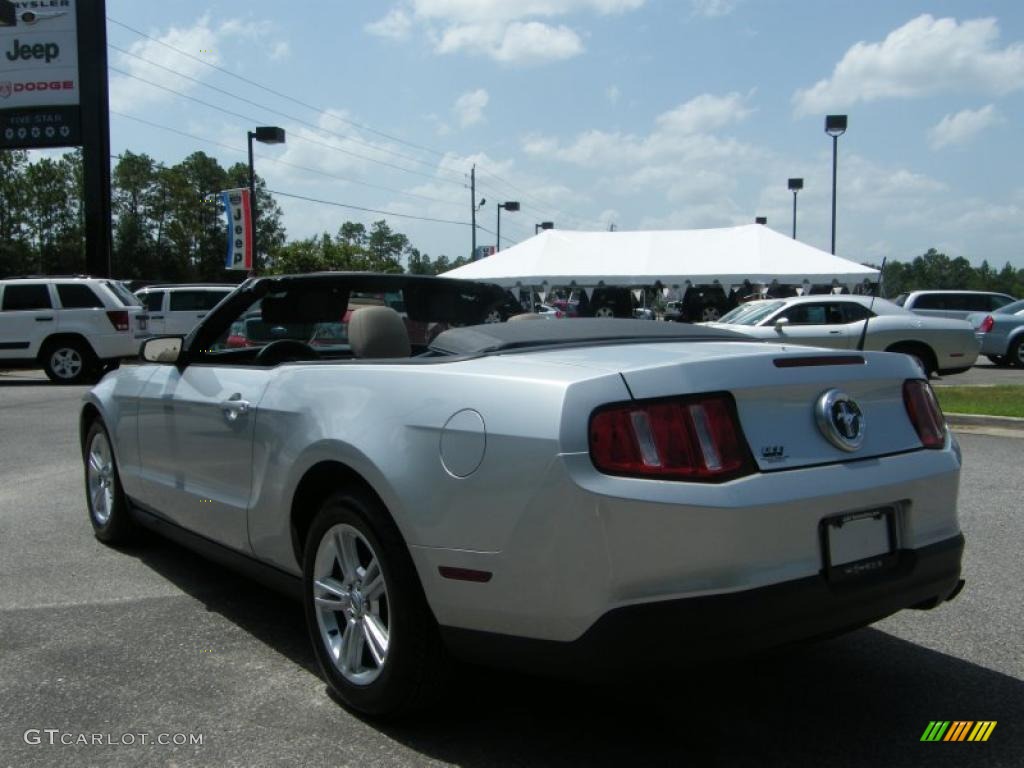 2010 Mustang V6 Convertible - Brilliant Silver Metallic / Stone photo #15