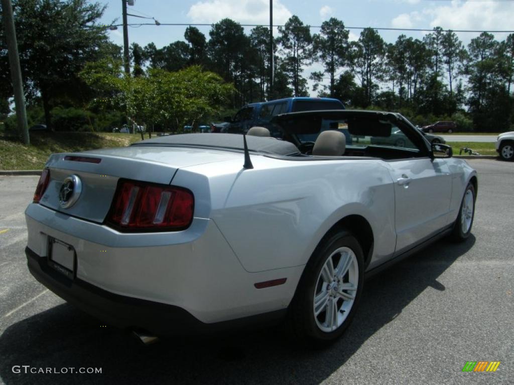 2010 Mustang V6 Convertible - Brilliant Silver Metallic / Stone photo #17