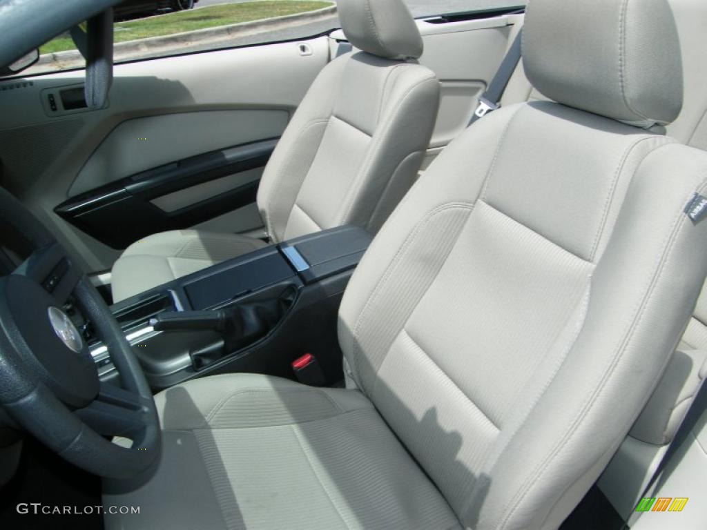 2010 Mustang V6 Convertible - Brilliant Silver Metallic / Stone photo #22