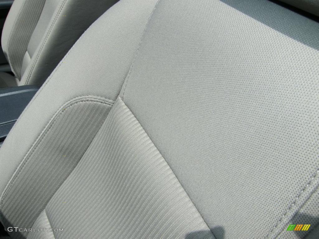 2010 Mustang V6 Convertible - Brilliant Silver Metallic / Stone photo #23