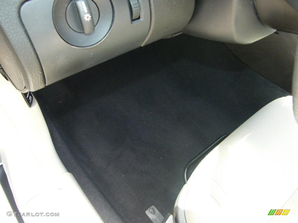 2010 Mustang V6 Convertible - Brilliant Silver Metallic / Stone photo #24